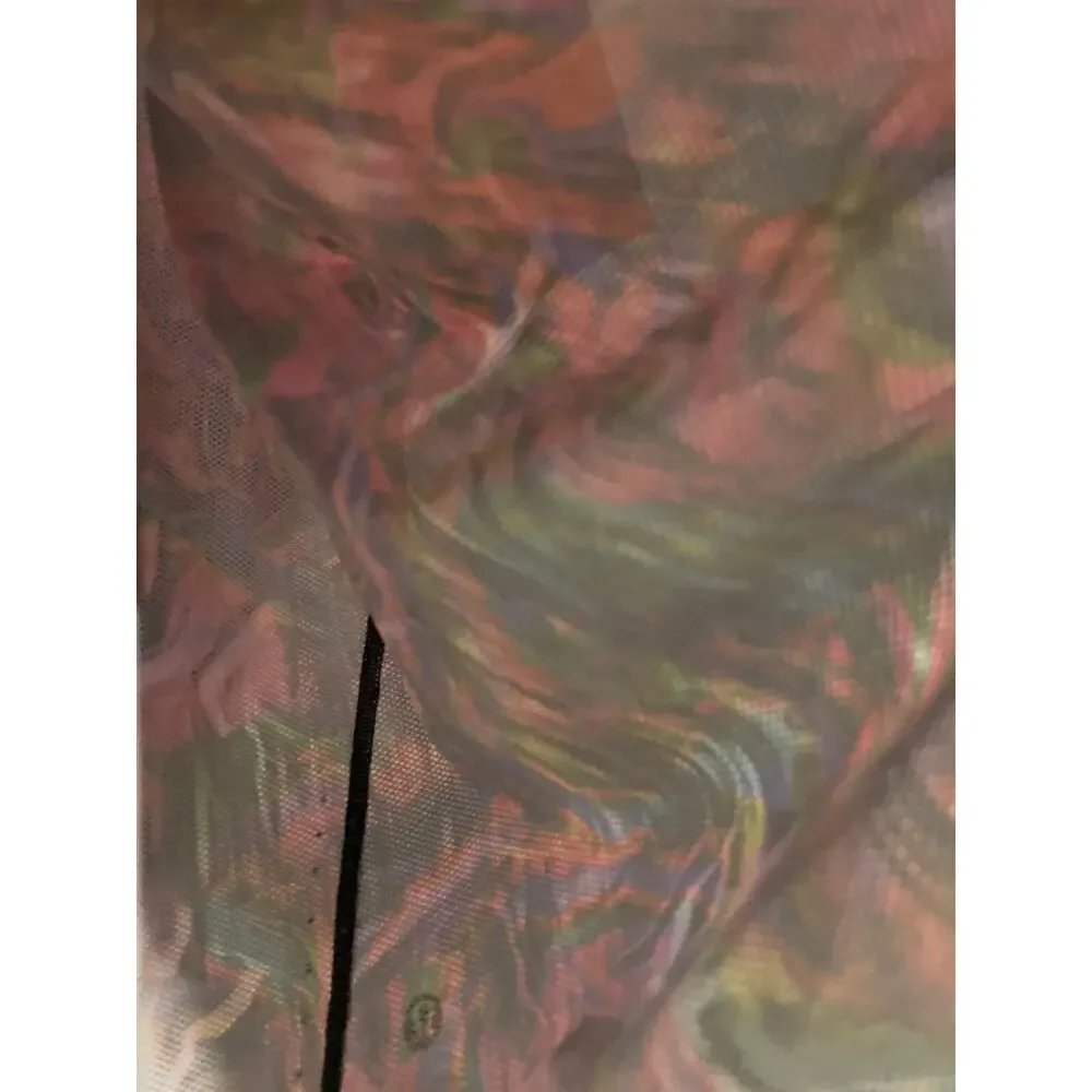 Lululemon Womens High Neck Run and Train Tee Size 4 Colorful Print Wacky Sporty